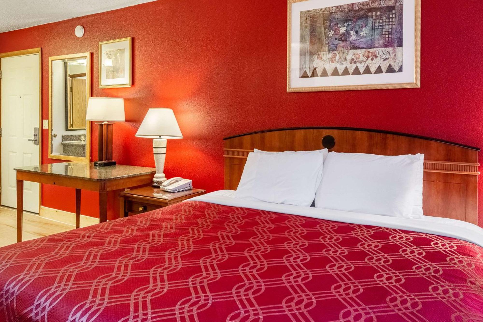 Econo Lodge Inn & Suites Madras Buitenkant foto