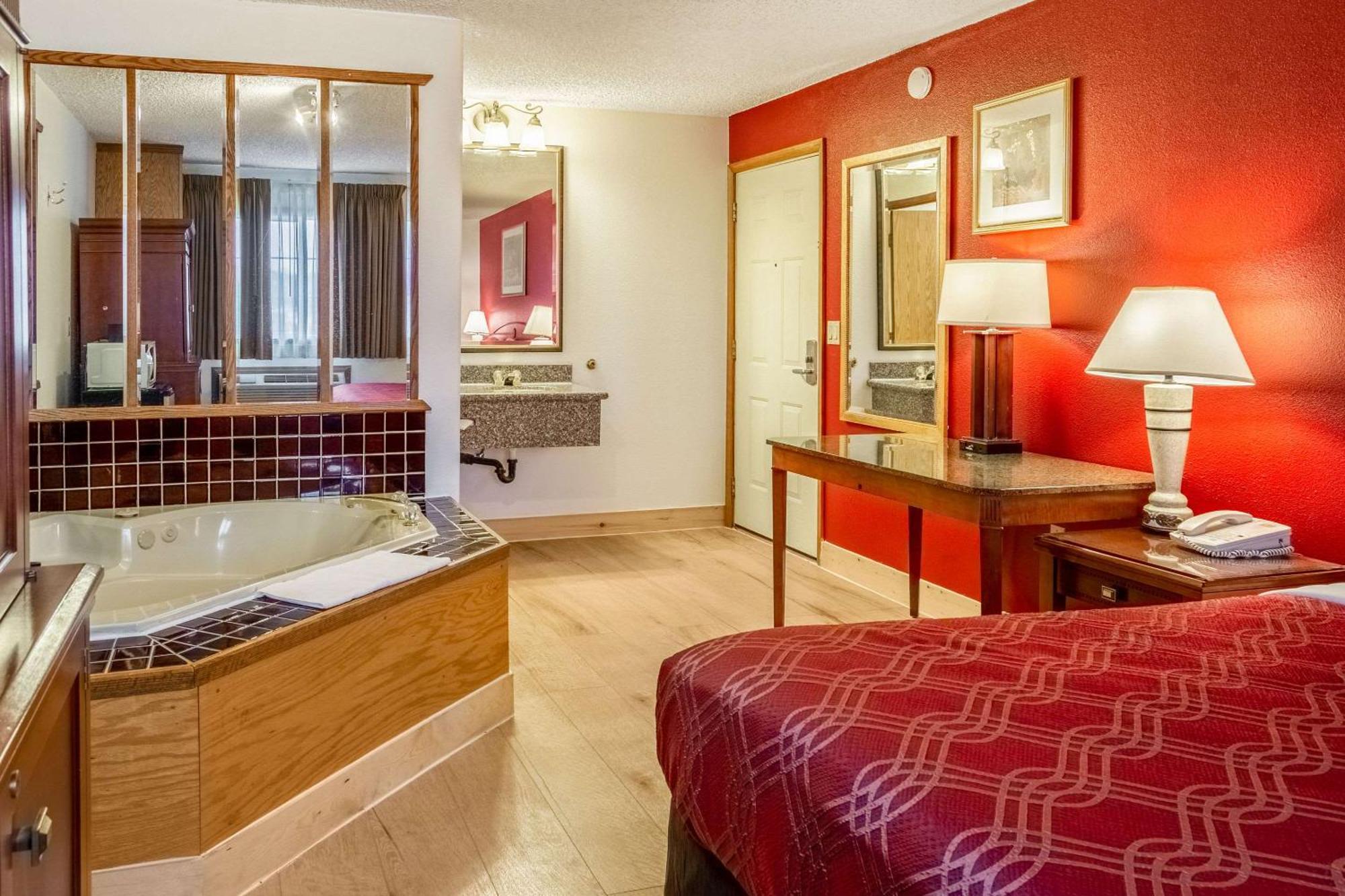 Econo Lodge Inn & Suites Madras Buitenkant foto