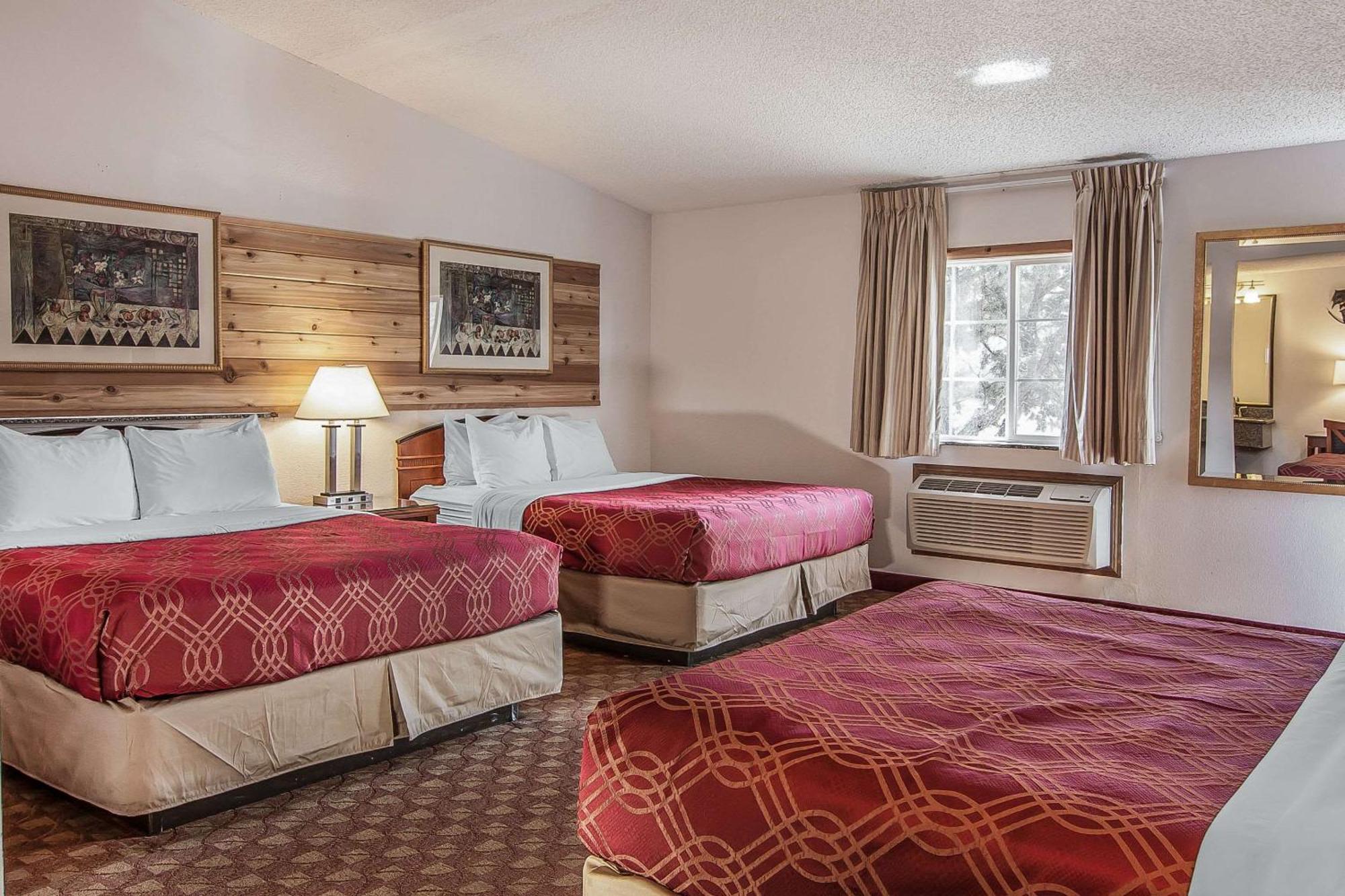 Econo Lodge Inn & Suites Madras Buitenkant foto