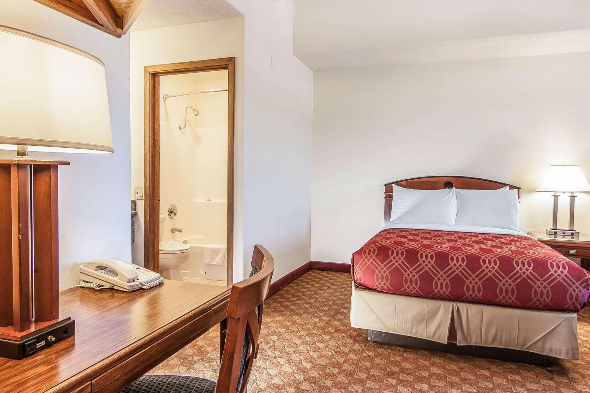 Econo Lodge Inn & Suites Madras Buitenkant foto