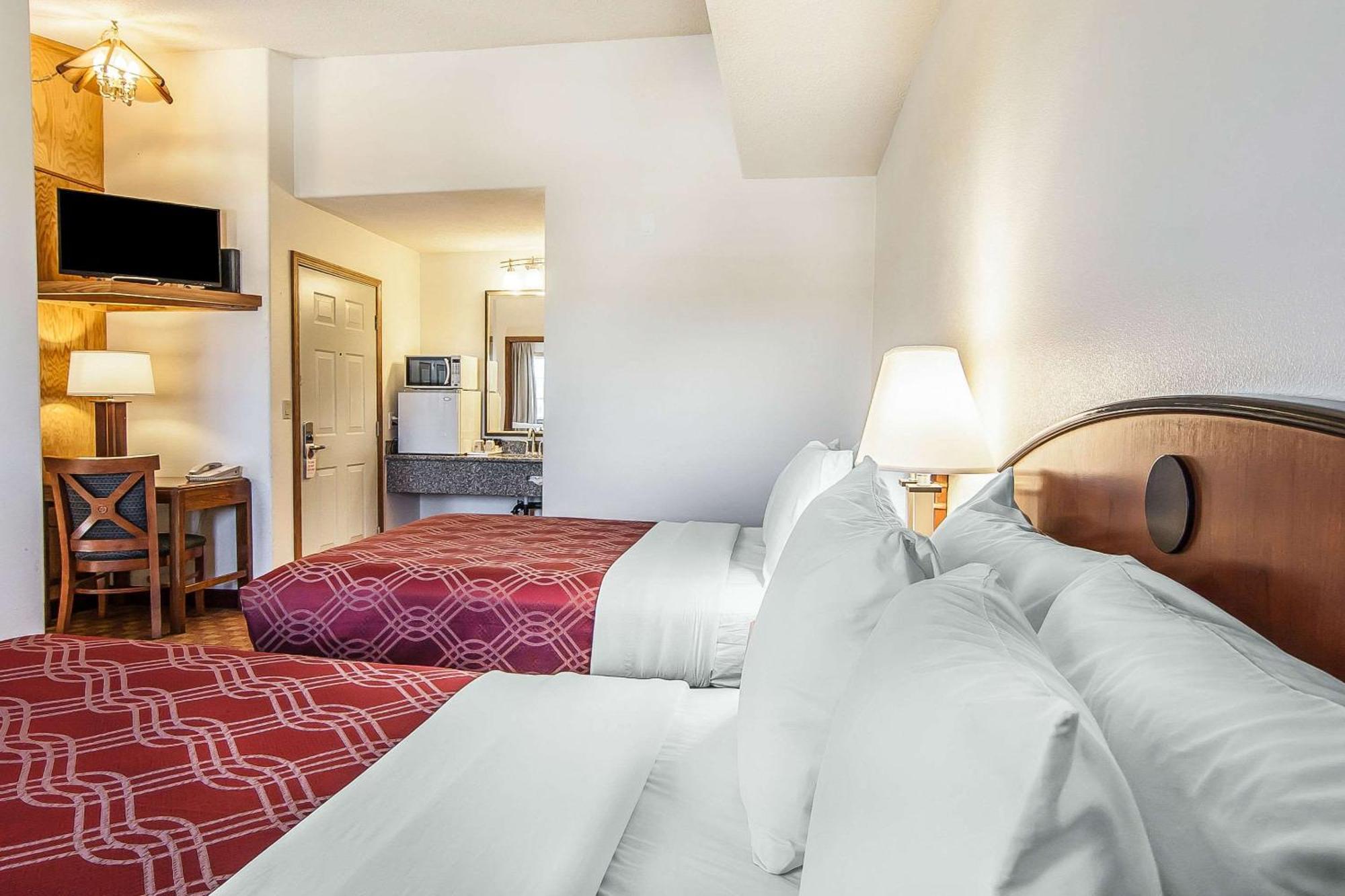 Econo Lodge Inn & Suites Madras Buitenkant foto