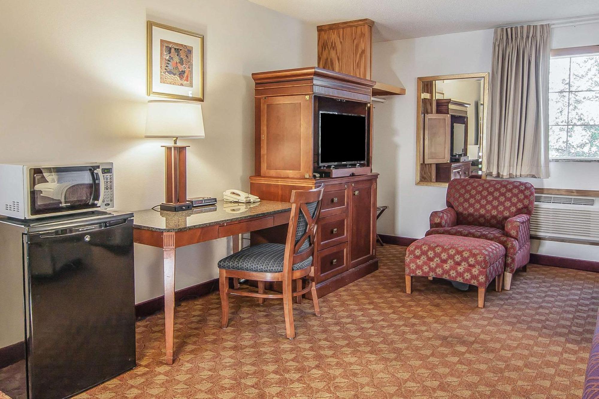 Econo Lodge Inn & Suites Madras Buitenkant foto