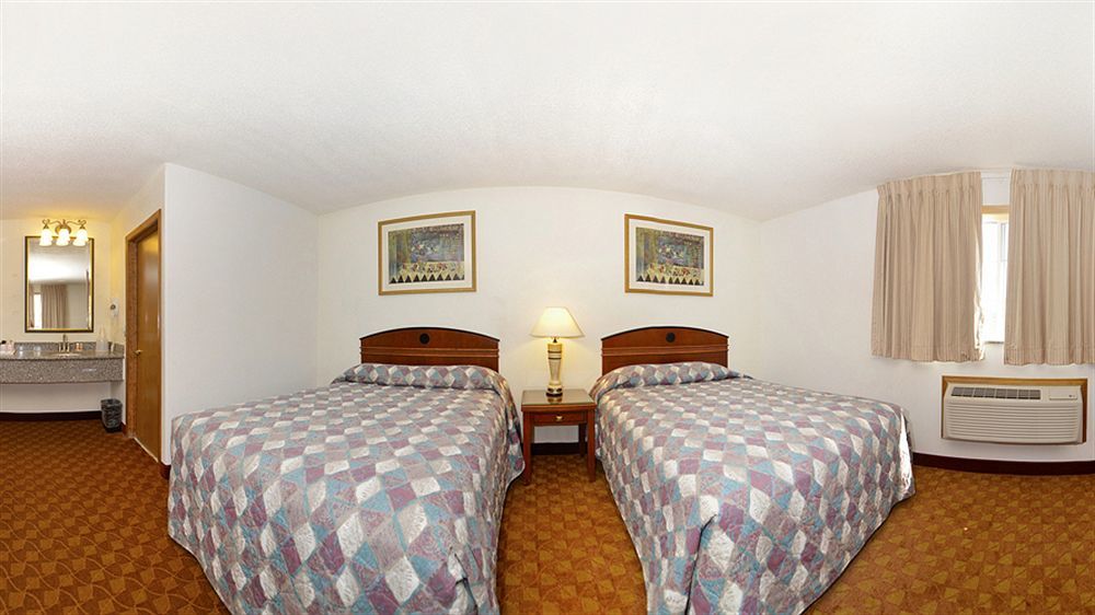 Econo Lodge Inn & Suites Madras Buitenkant foto