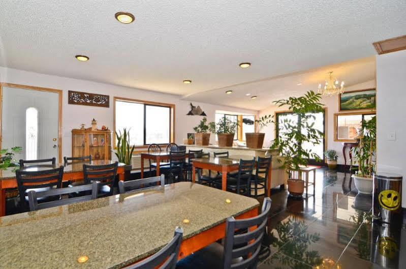 Econo Lodge Inn & Suites Madras Buitenkant foto