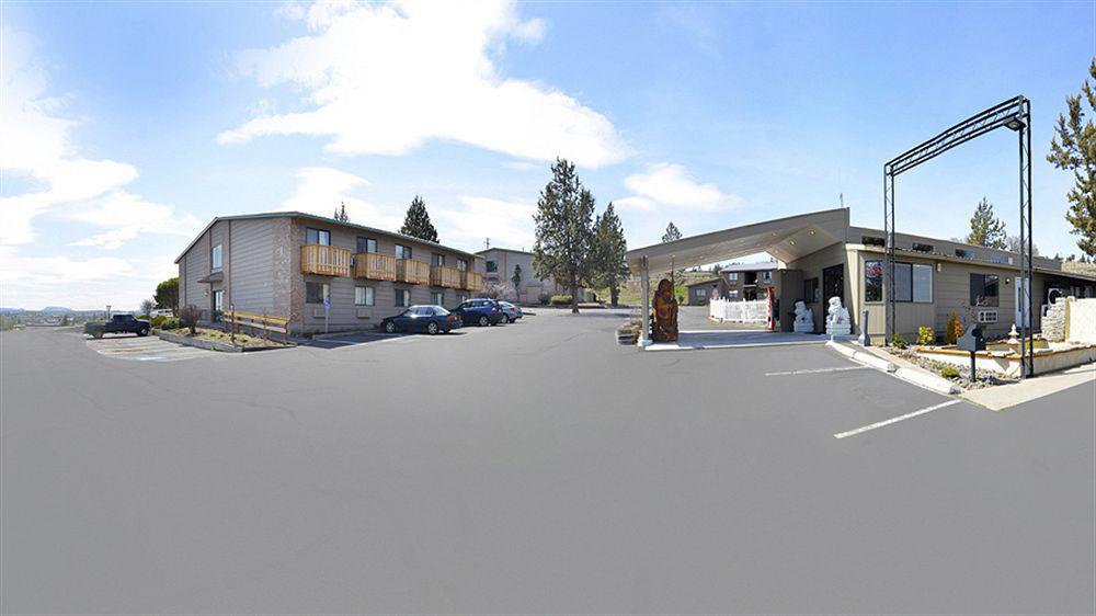 Econo Lodge Inn & Suites Madras Buitenkant foto